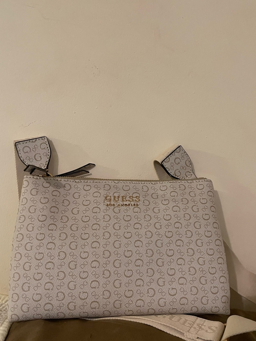 GUESS Purse - Picture 3 of 6